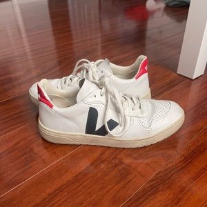 VEJA V10 SNEAKERS